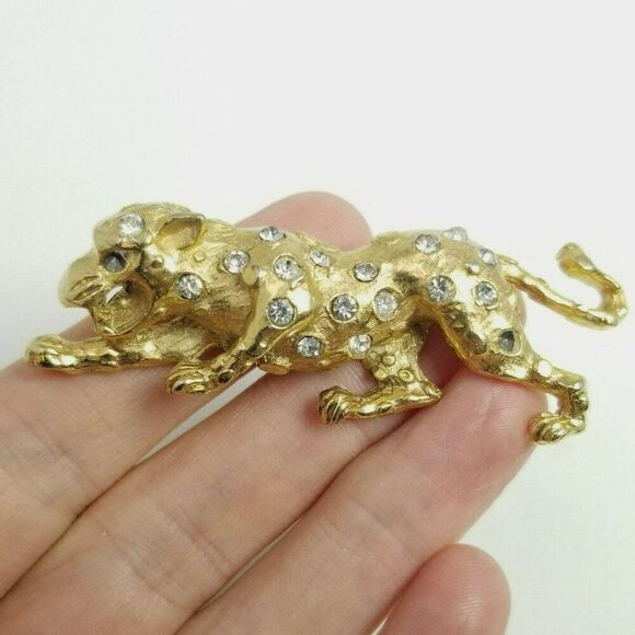 Vintage Big Cat Brooch Gold Tone Rhinestone On the Prowl Lapel Pin Missing Stone - Picture 1 of 7